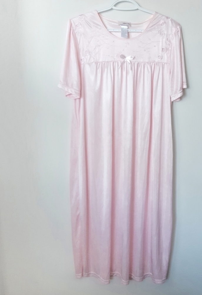 Vintage Pink Nightgown w/ Embroidery Caroll Reed Medium